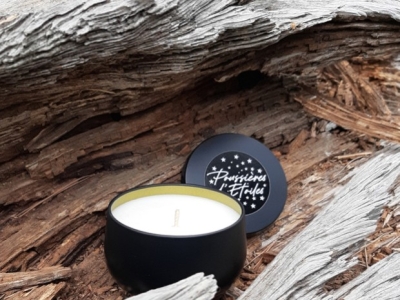 Bougies Artisanales vs Bougies Industrielles : Le Duel